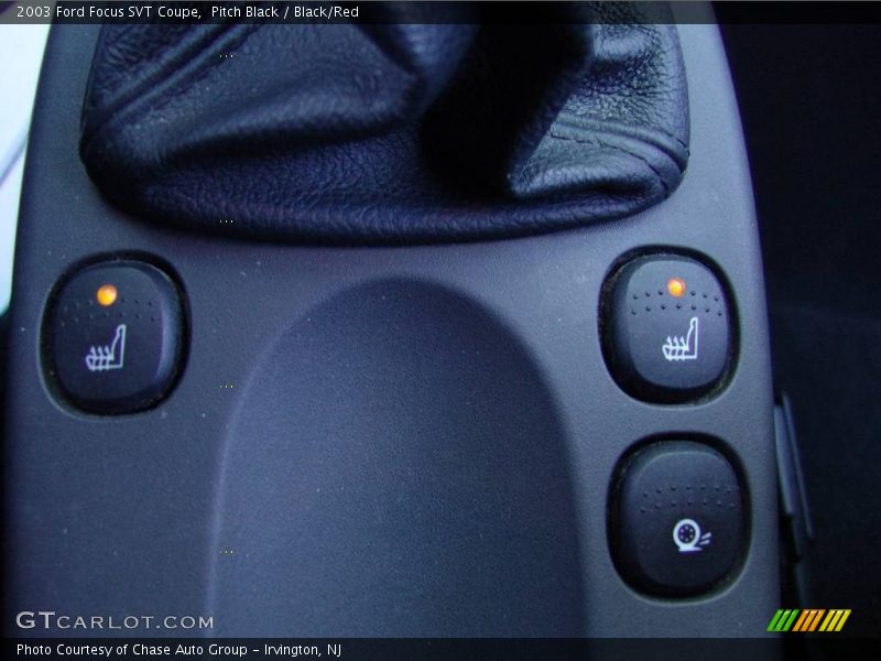 Pitch Black / Black/Red 2003 Ford Focus SVT Coupe