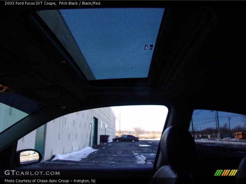 Pitch Black / Black/Red 2003 Ford Focus SVT Coupe