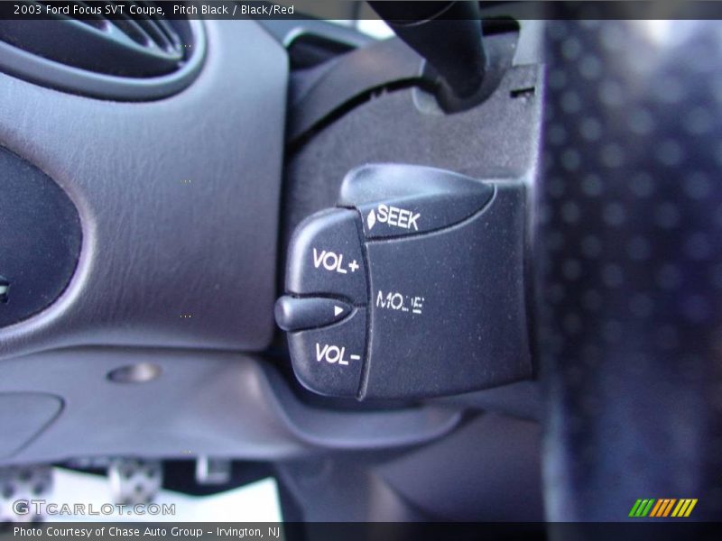 Pitch Black / Black/Red 2003 Ford Focus SVT Coupe