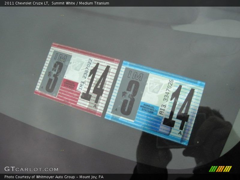 Summit White / Medium Titanium 2011 Chevrolet Cruze LT