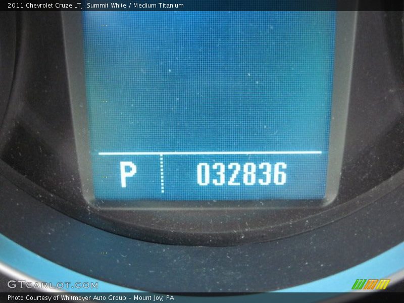 Summit White / Medium Titanium 2011 Chevrolet Cruze LT