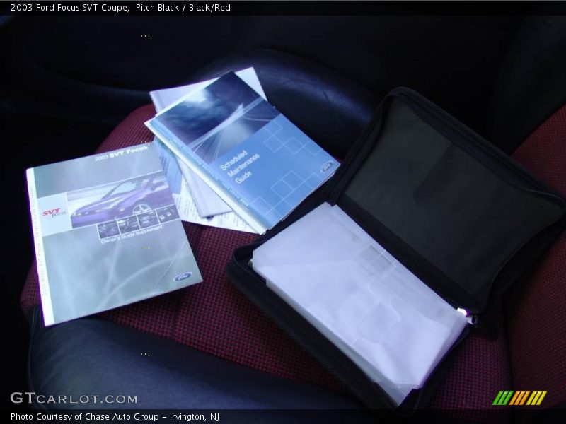 Pitch Black / Black/Red 2003 Ford Focus SVT Coupe