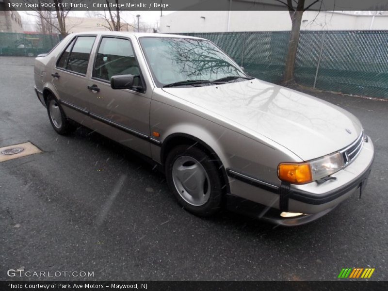 Front 3/4 View of 1997 9000 CSE Turbo