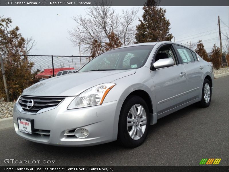 Radiant Silver / Charcoal 2010 Nissan Altima 2.5 S