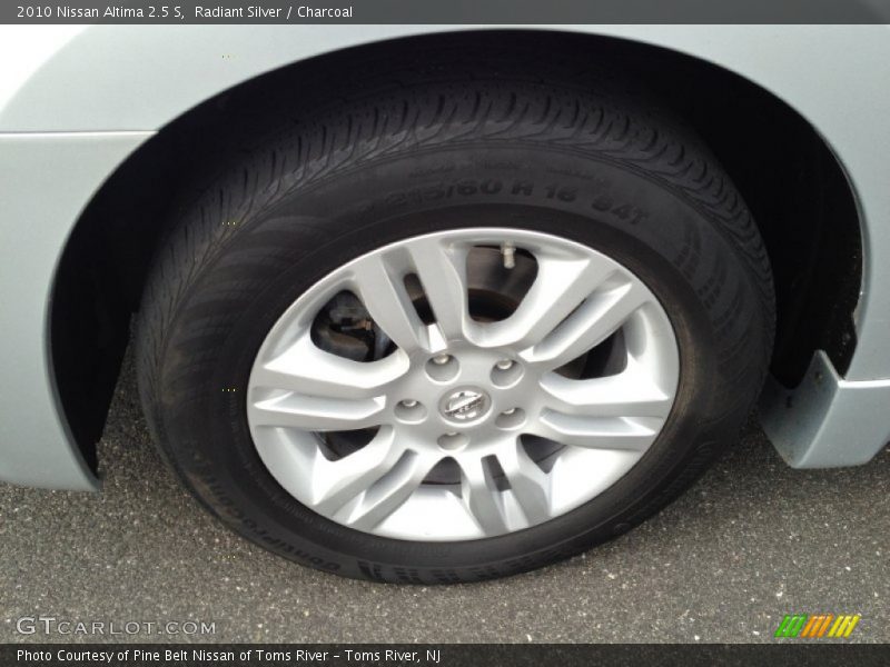 Radiant Silver / Charcoal 2010 Nissan Altima 2.5 S