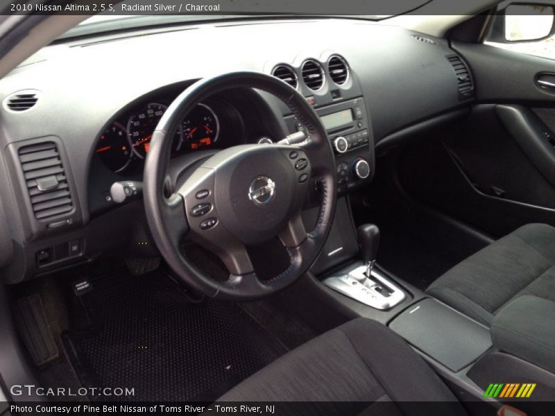 Radiant Silver / Charcoal 2010 Nissan Altima 2.5 S