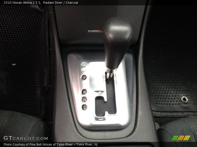 Radiant Silver / Charcoal 2010 Nissan Altima 2.5 S