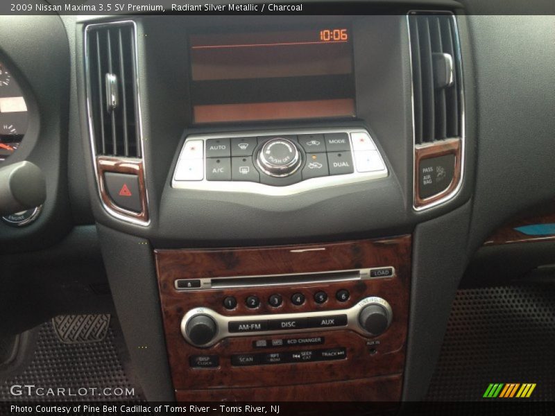 Radiant Silver Metallic / Charcoal 2009 Nissan Maxima 3.5 SV Premium