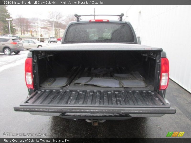 Night Armor Metallic / Graphite 2010 Nissan Frontier LE Crew Cab 4x4