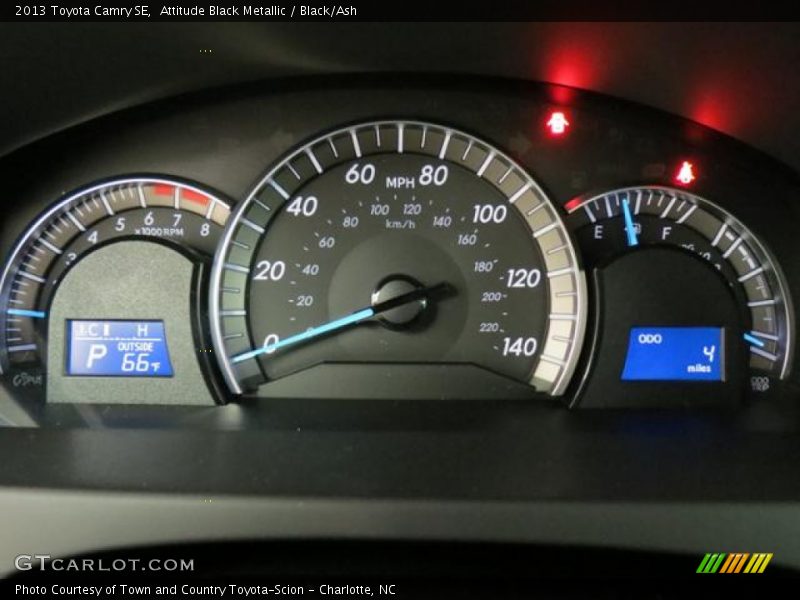 Attitude Black Metallic / Black/Ash 2013 Toyota Camry SE