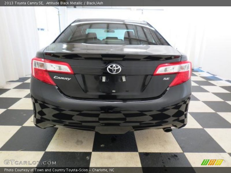 Attitude Black Metallic / Black/Ash 2013 Toyota Camry SE