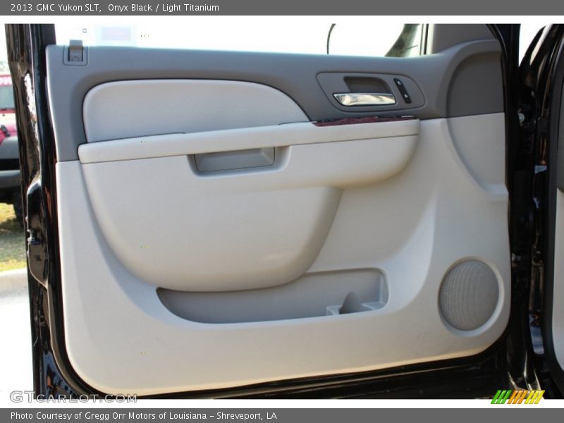 Onyx Black / Light Titanium 2013 GMC Yukon SLT