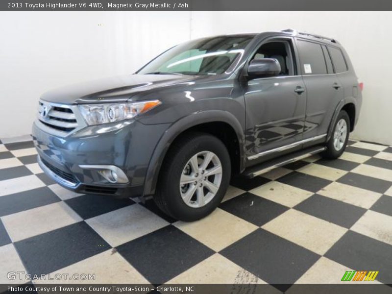 Magnetic Gray Metallic / Ash 2013 Toyota Highlander V6 4WD