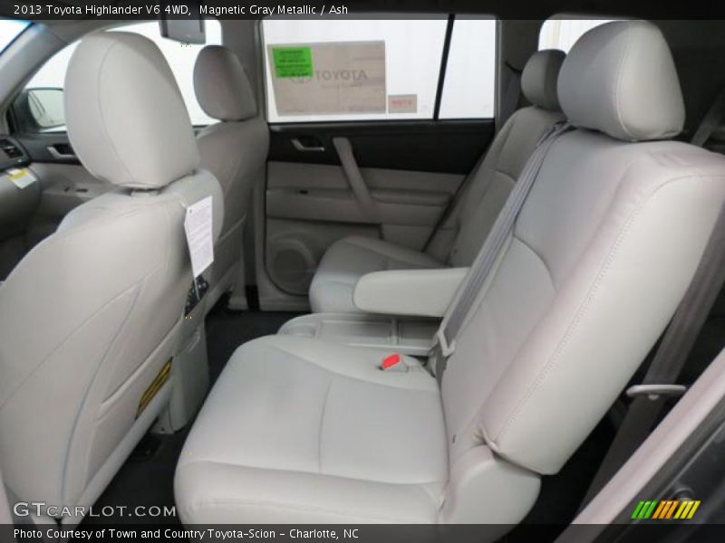 Magnetic Gray Metallic / Ash 2013 Toyota Highlander V6 4WD