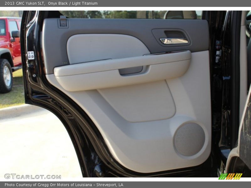 Onyx Black / Light Titanium 2013 GMC Yukon SLT