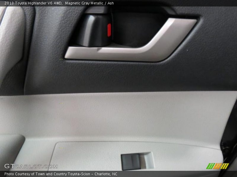Magnetic Gray Metallic / Ash 2013 Toyota Highlander V6 4WD
