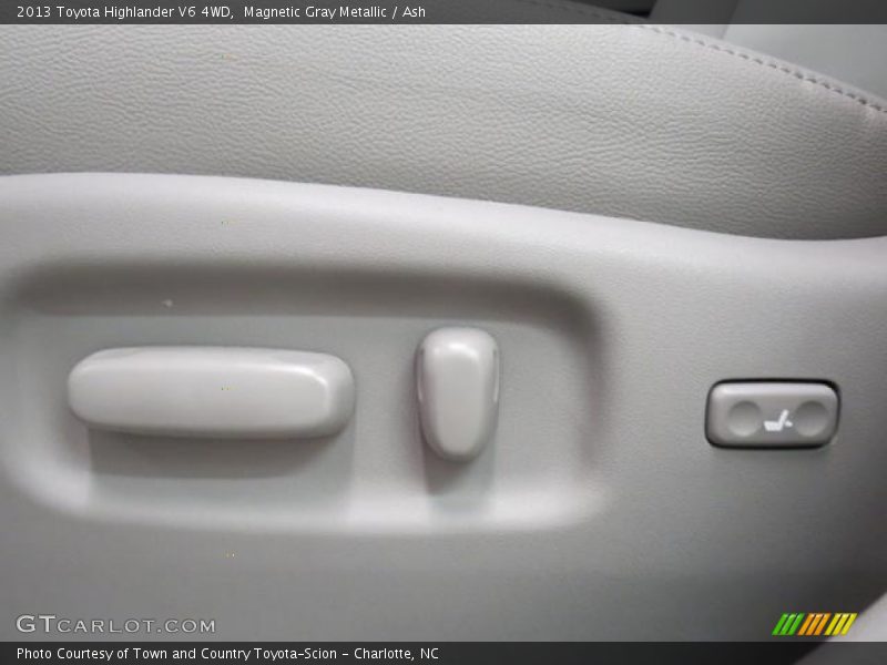 Magnetic Gray Metallic / Ash 2013 Toyota Highlander V6 4WD