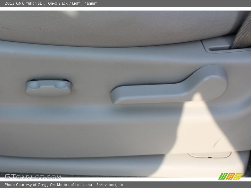 Onyx Black / Light Titanium 2013 GMC Yukon SLT