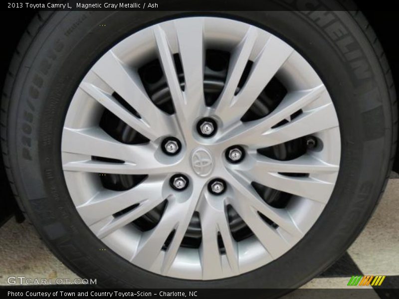 Magnetic Gray Metallic / Ash 2013 Toyota Camry L