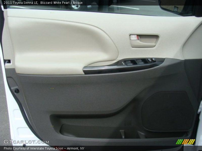 Blizzard White Pearl / Bisque 2011 Toyota Sienna LE