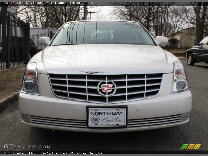 White Diamond Tricoat / Ebony 2011 Cadillac DTS Luxury