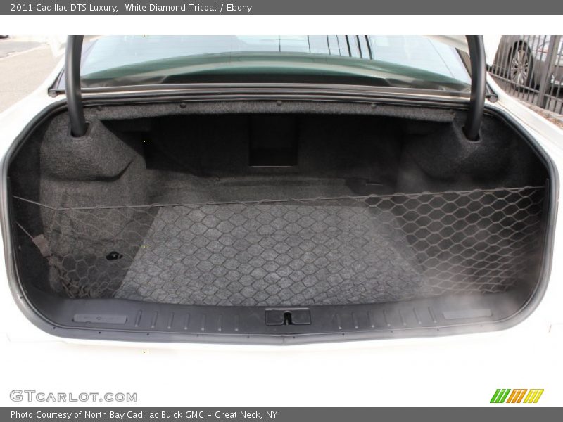 White Diamond Tricoat / Ebony 2011 Cadillac DTS Luxury