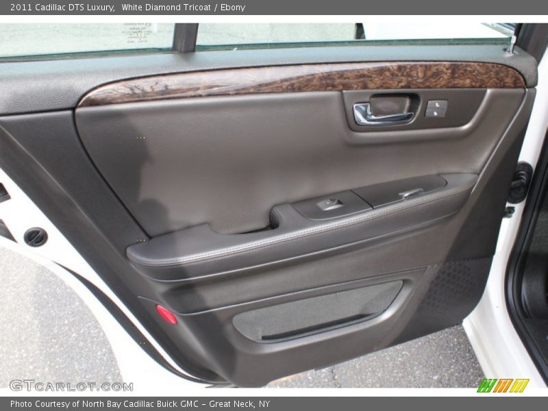 White Diamond Tricoat / Ebony 2011 Cadillac DTS Luxury