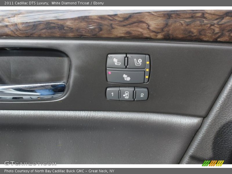White Diamond Tricoat / Ebony 2011 Cadillac DTS Luxury