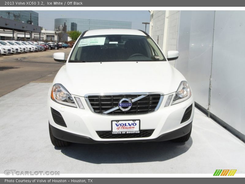 Ice White / Off Black 2013 Volvo XC60 3.2