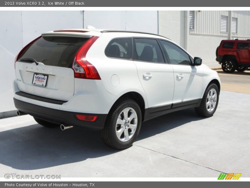 Ice White / Off Black 2013 Volvo XC60 3.2