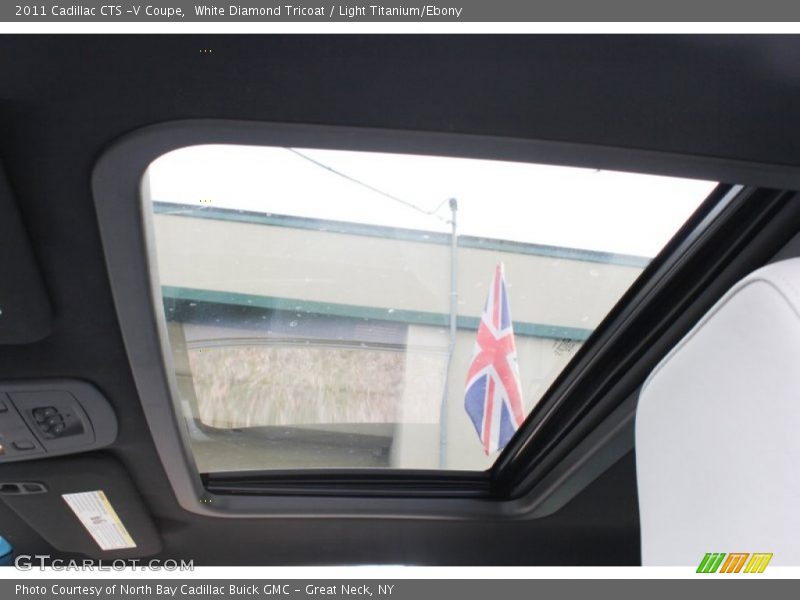 Sunroof of 2011 CTS -V Coupe