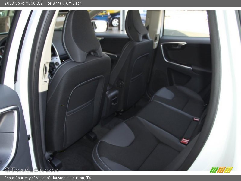 Ice White / Off Black 2013 Volvo XC60 3.2