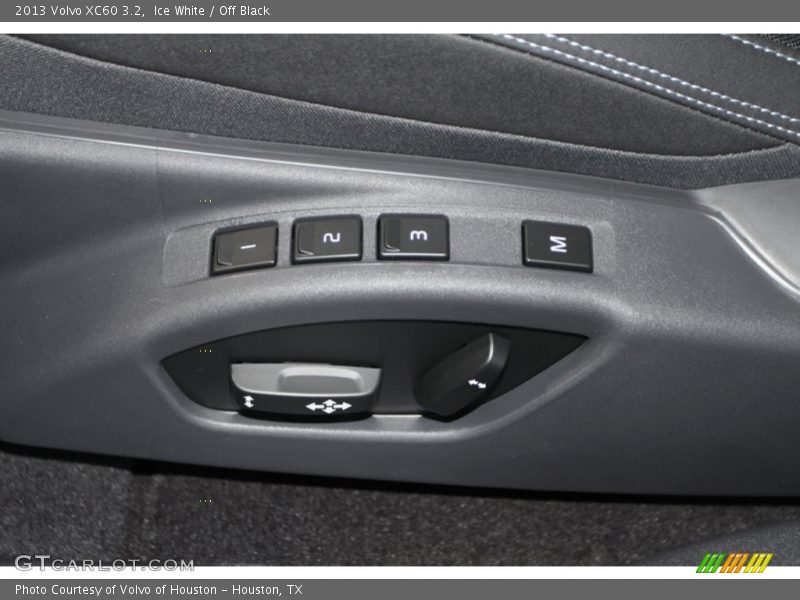 Ice White / Off Black 2013 Volvo XC60 3.2