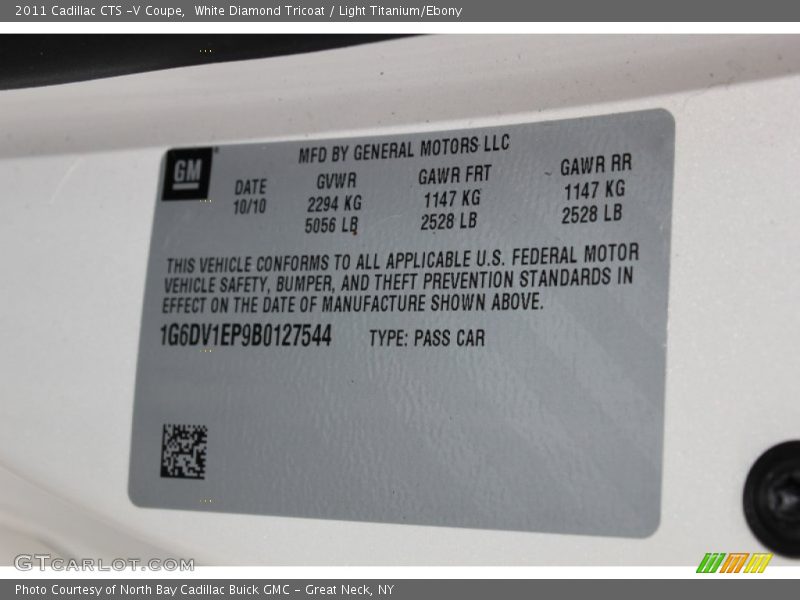 White Diamond Tricoat / Light Titanium/Ebony 2011 Cadillac CTS -V Coupe