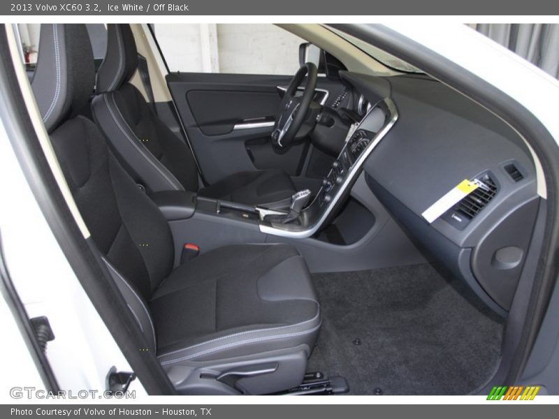 Ice White / Off Black 2013 Volvo XC60 3.2
