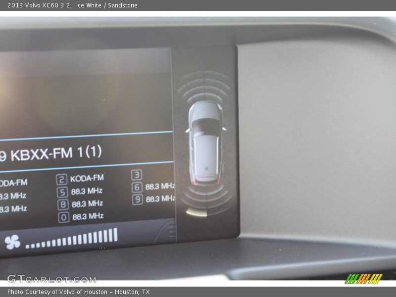 Ice White / Sandstone 2013 Volvo XC60 3.2