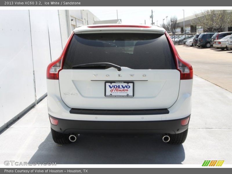 Ice White / Sandstone 2013 Volvo XC60 3.2
