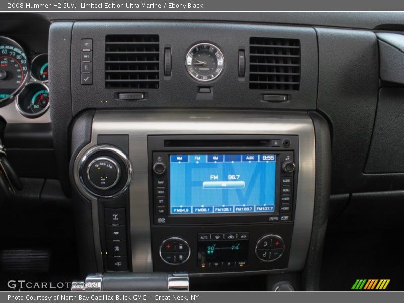 Controls of 2008 H2 SUV