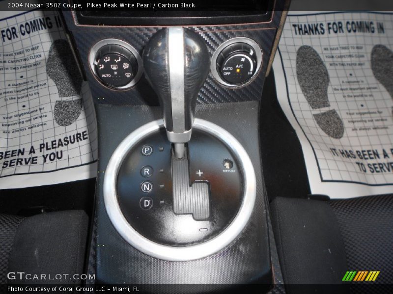 Pikes Peak White Pearl / Carbon Black 2004 Nissan 350Z Coupe