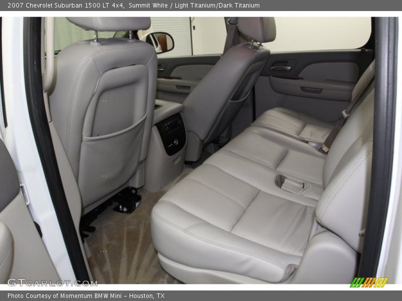 Summit White / Light Titanium/Dark Titanium 2007 Chevrolet Suburban 1500 LT 4x4