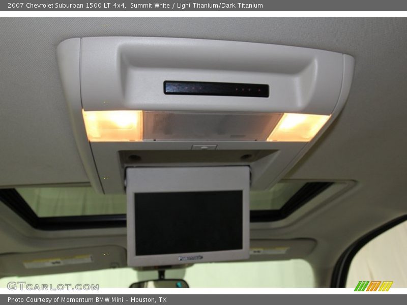 Summit White / Light Titanium/Dark Titanium 2007 Chevrolet Suburban 1500 LT 4x4