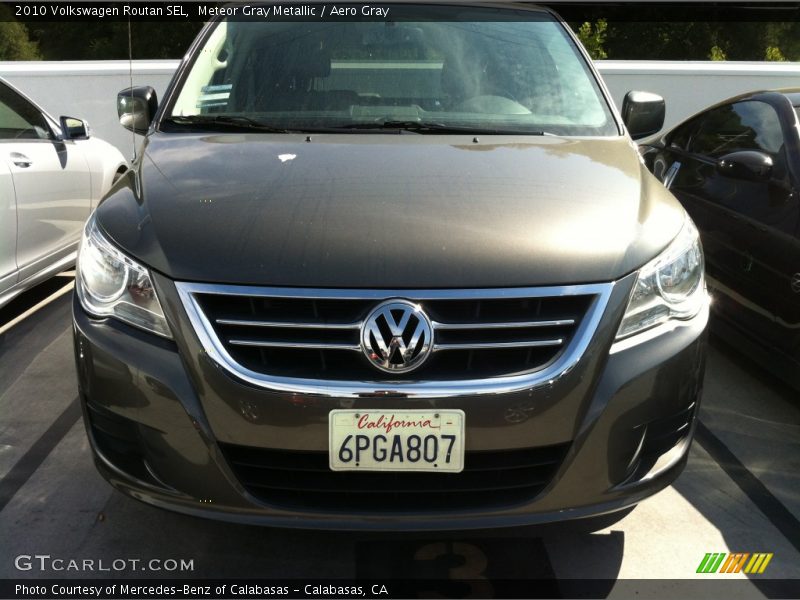 Meteor Gray Metallic / Aero Gray 2010 Volkswagen Routan SEL