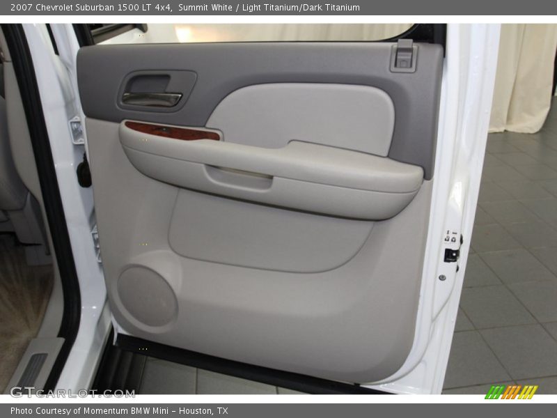 Summit White / Light Titanium/Dark Titanium 2007 Chevrolet Suburban 1500 LT 4x4