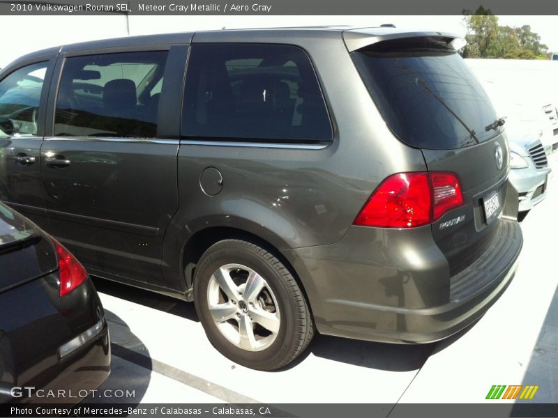 Meteor Gray Metallic / Aero Gray 2010 Volkswagen Routan SEL
