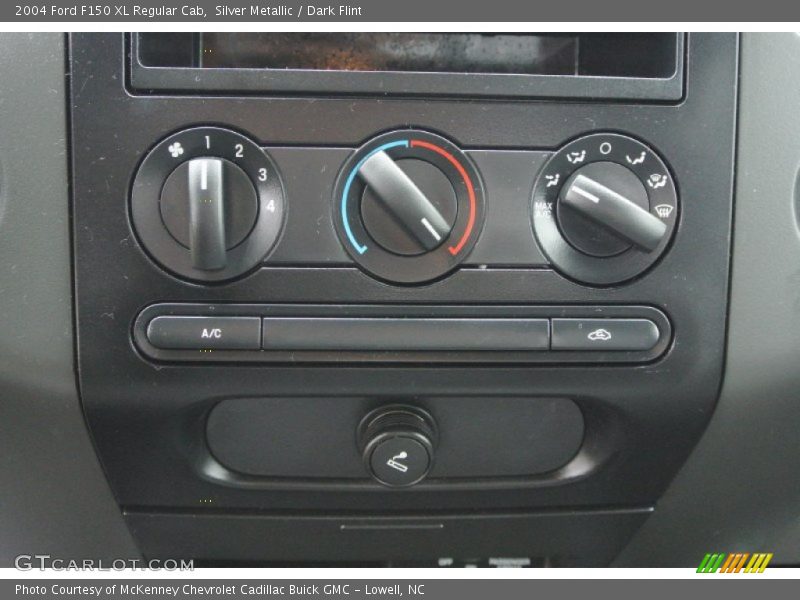 Silver Metallic / Dark Flint 2004 Ford F150 XL Regular Cab