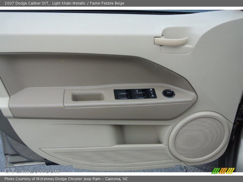 Door Panel of 2007 Caliber SXT
