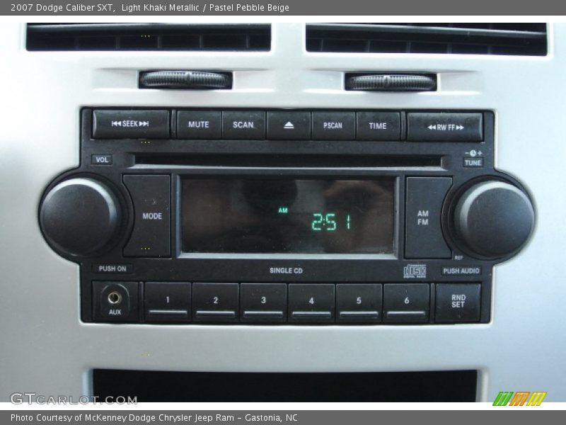 Audio System of 2007 Caliber SXT