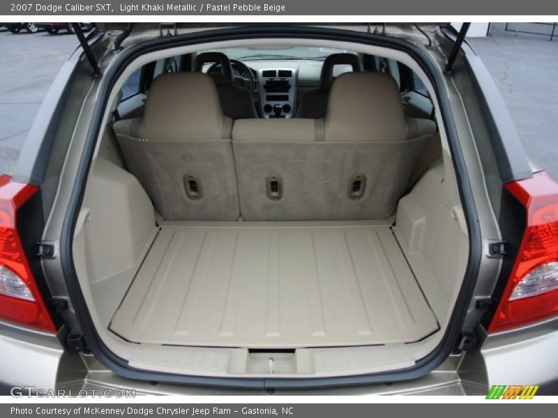  2007 Caliber SXT Trunk