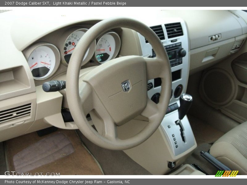 Dashboard of 2007 Caliber SXT