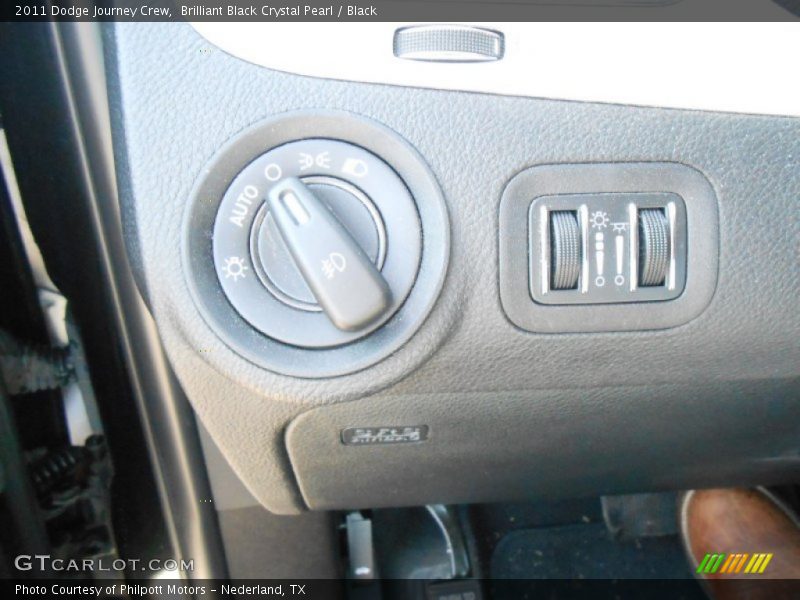 Brilliant Black Crystal Pearl / Black 2011 Dodge Journey Crew